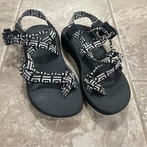 Chaco‎ Z/CLOUD X2 Remix Prairie Black Comfort Sandal Women's size 9